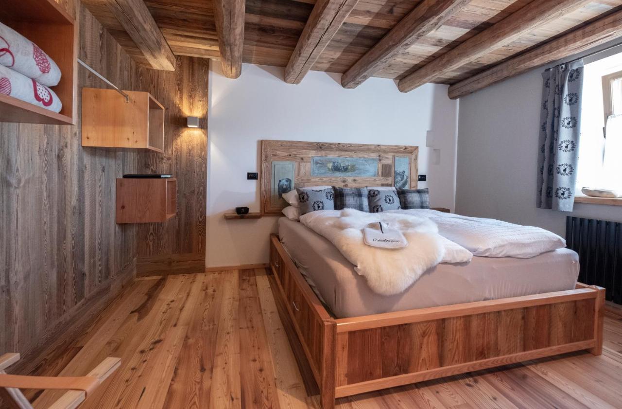 Grizzly Haus & Frosch Restaurant - Teritoria Bed and Breakfast Varena Eksteriør billede