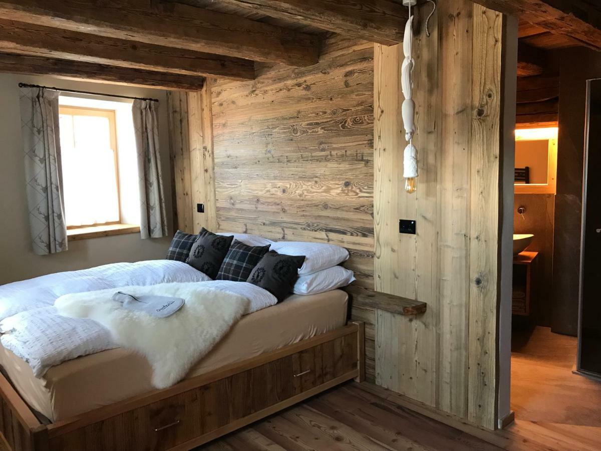 Grizzly Haus & Frosch Restaurant - Teritoria Bed and Breakfast Varena Eksteriør billede